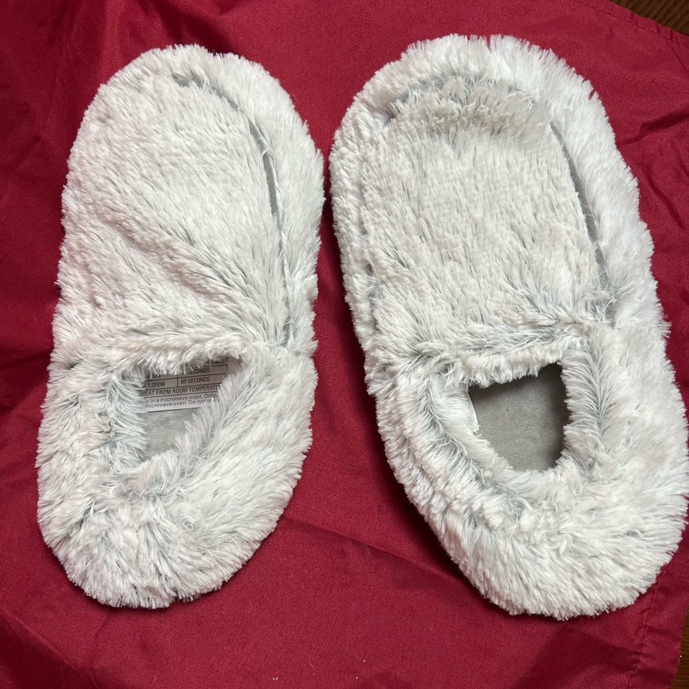 🎄NEW🎄 Warmies Slippers